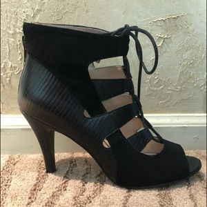 Womans Nine West Black Leather/Suede heels 7.5